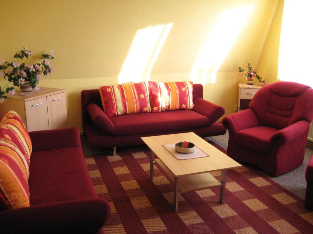 Hotel Gesellschaftshaus Bergen Auf Rugen Bilik gambar