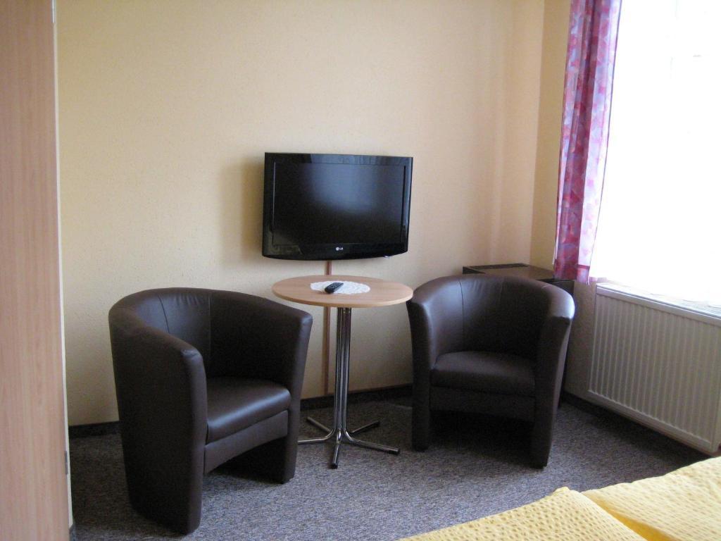 Hotel Gesellschaftshaus Bergen Auf Rugen Bilik gambar