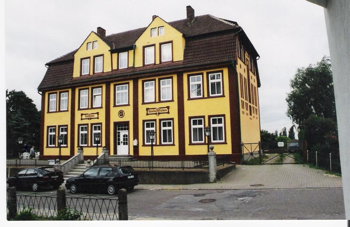 Hotel Gesellschaftshaus Bergen Auf Rugen Luaran gambar